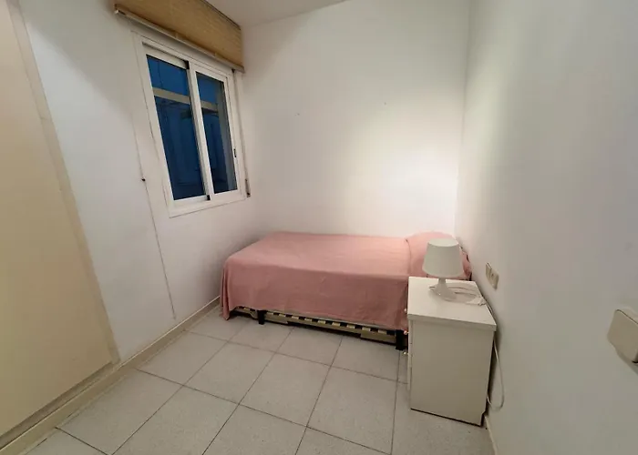 A 100 Metros De La Playa Con Aire Acon *