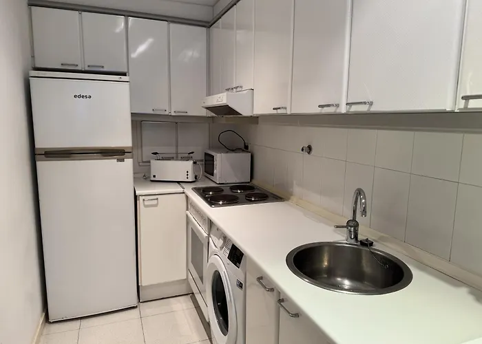 A 100 Metros De La Playa Con Aire Acon *